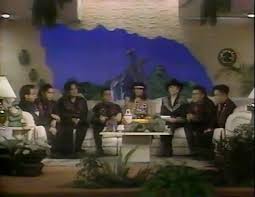 Entevista a selena y los dinos en el programa y vero america va con veronica castro en cintermex el 4 de diciembre de 1992. Selena La Serie En Netflix Video Original Del Encuentro De La Cantante Con Veronica Castro Spoiler Bolavip