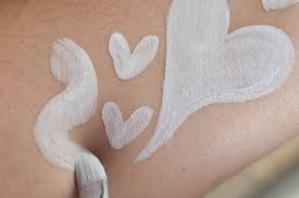 You need to make a new jeff to put face no, you cannot make cookies of cornstarch and cornsyrup without other ingredients. How To Make A White Face Paint Without Glycerin Ehow White Face Paint Homemade Face Paints White Face Makeup