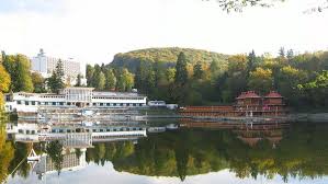 Hotel lacul ursu dispune de: Lacul Ursu Din StaÈ›iunea Sovata Unic In Lume A Implinit 145 De Ani De La Formare
