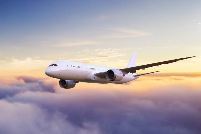 The Meaning and Difference Between Aeroplane vs. Airplane