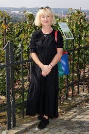 Během karantény nabral 12 kilogramů. S Exmanzelem Na Place Pro Danu Batulkovou Je Slunecna Prokleta Tv Glosar Ely Novakove Krajske Listy Cz