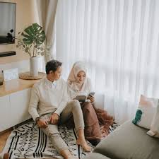 Cukup tata ruangan dengan meja, sofa, dilengkapi. 10 Rumah Di Bandung Ini Bisa Dijadikan Lokasi Prewedding