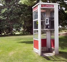 A slick new york publicist who picks up a ringing receiver in a phone booth is told that if he hangs up, he'll be killed. A Phone Booth Was Just Put On The National Register Of Historic Places Smart News Smithsonian Magazine