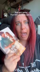 Cari Graves's Instagram, Twitter & Facebook