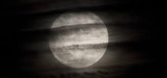 'n supermaan is 'n volmaan of donkermaan wat min of meer ooreenstem met die naaste stand van die supermaan van 14 november 2016 was 356 511 km1 van die middel van die aarde af, die. Wat Is Een Supermaan
