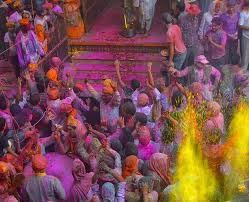 Thousands of people from all corners of india visit mathura and vrindavan especially on this. Holi In Vrindavan Here S The Complete Schedule Of The Brij Ki Holi For 2021