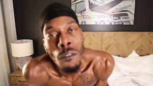 Onlyfans: 11 creator etero che fanno contenuti gay