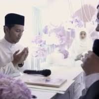 Begitu bahagia dan lengkap keluarga selebriti ini sehingga menjadi antara keluarga selebriti pilihan ramai dengan sikap mereka yang disenangi para peminat. Di Sekitar Majlis Pernikahan Fattah Amin Fazura