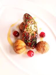Foie Gras With Chestnuts Poached Cranberries And A Drizzle Of Chestnut Honey Gastronomie Art Culinaire Nouvelle Cuisine