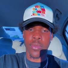 DJ Holmes (@DJHolmes)