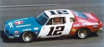 Avanti avanti durante la stagione 1980 della nascar winston cup, il pilota del secondo anno dale earnhardt, non lucidato, si è fatto strada nel mondo stellato delle corse nascar con relativa facilità. Auto Nascar Race Cars Nascar Photos Nascar Cars