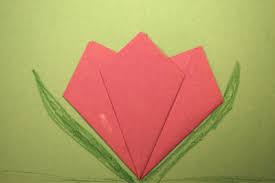 Zuerst schneidest du das papier in form eines großen rechtecks. Tulpen Falten Kinderspiele Welt De