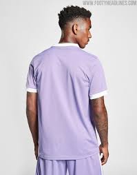 Leadership in energy and en. Leeds United 21 22 Drittes Trikot Enthullt Nur Fussball