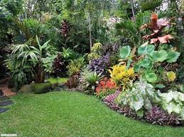 40 Handsome Tropical Front Yard Landscape Ideas For Your Home Tropical Garden Design Small Tropical Gardens Tropical Landscaping
