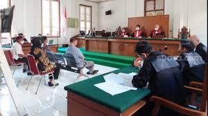 (2)selain tugas sebagaimana yang dimaksud dalam ayat (1), ketua pengadilan tinggi agama di daerah hukumnya melakukan pengawasan terhadap jalannya peradilan di tingkat. Jhgf8sg74v24tm