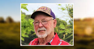 Deena Dennis's Instagram, Twitter & Facebook