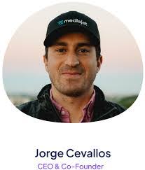 Chris Edington's Instagram, Twitter & Facebook