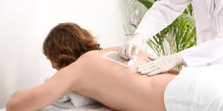 Depending on how fast your hair grows, a wax can last you a couple weeks or a couple months.the annoying thing about shaving is that if you're particularly. How Long Does Back Waxing Last The Most Important Factors