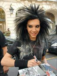 Haha only a few weeks after i uploaded this vid, he cut his hair xd maybe he watched the video ? Bill Kaulitz Hairstyles Cool Men S Hair Hair Styles Rock Hairstyles Mane Hair