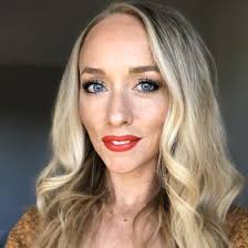 Carly Day Makeup (carlydaymakeup)