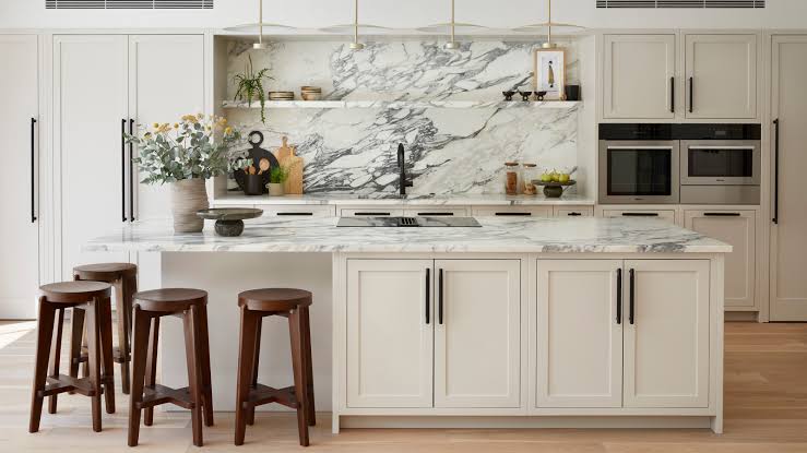 How to use Farrow & Ball 'Skimming Stone' in a kitchen | Ideal Home