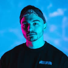 Michael Pham (@mike_pham24)