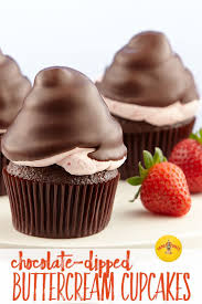 This Chocolate Cupcake Recipe Is Complete With Chocolate Dipped Strawberry Buttercream Frosting Cupcake Recipes Chocolate Cupcake Recipes Buttercream Cupcakes