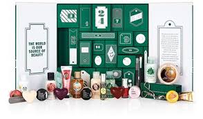 Marionnaud présente cette année 2 calendriers dont un calendrier de 24 cases nocibé propose donc une version premium de son calendrier de l'avent. Avis Calendrier De L Avent The Body Shop Maquillage