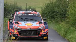 Robert consani et maxime vilmot schappent des flammes. G184eiyntgg4gm