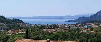 The perfect accommodation for couples or families, for conferences. Poiano Resort Hotel Appartamenti Lago Di Garda Sito Ufficiale