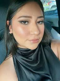 Chicago boudoir photographers looking for airbrush makeup artist