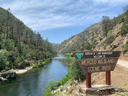 How do we fall in love. Merced River Main Fork Discover Yosemite National Park