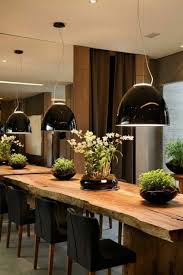 En harmonie avec votre intérieur, de style indus ou scandinave, en cuir ou métallique, vous trouverez forcément la chaise qui vous correspond. Voici La Salle A Manger Contemporaine En 62 Photos Salle A Manger Contemporaine Table Salle A Manger Salle A Manger Bois