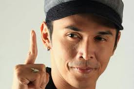 Yuk mainkan gitarmu dan selamat bernyanyi. Lirik Dan Chord Lagu Mata Hati Erry Blind