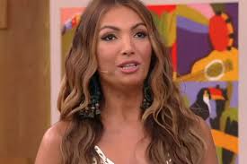 Patrícia Poeta 'causa' ao aparecer diferente e web reage: "Estranha"