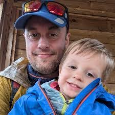 Alex Plummer's Instagram, Twitter & Facebook