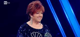 Nella terza serata del festival di sanremo 2021 dedicata alle cover orietta berti, al fianco di le deva, propone il brano ''io che amo solo te' di sergio endrigo. Orietta Berti Quando Ti Sei Innamorato Sono Scivolata Dietro Le Quinte