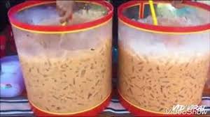 Bahan bahan teh ais cincau 500 ml air 1 sudu makan serbuk teh 1/2 tin susu pekat manis 2 kuntum bunga cengkih cincau. Resepi Air Teh Ais Viral