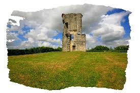 chateau de taillebourg chateau feodal et ruine medievale chateau chateau fort poitou charentes