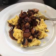 Cremige Polenta Mit Balsamico Pilzen Rezept Kitchen Stories Cremige Polenta Rezepte Polenta