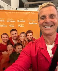 Estreno @wasabisepusopicante Divertida propuesta con buen elenco y  dirección @diecramos Para reír y reflexionar @mechibove Hermosa función con  clima festivo en una sala llena de amigos @paseolaplazaok @lulydrozdek  @danbreitmanok @manuvialeok ...