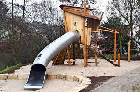 Während du dort spielst, können sich deine eltern miteinander unterhalten und eine kaffee trinken. Spielplatz Froschbeisser Ist Fertig Mehr Spass Und Spiel Fur Kinder In Gaisburg Stuttgart Stuttgarter Nachrichten