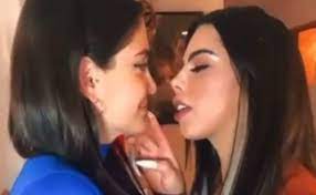 Celia Lora y Lizbeth Rodríguez se dan apasionado beso en video y dejan  babeando a todos | El Gráfico Historias y noticias en un solo lugar