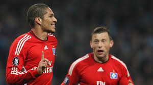 Futbola 1992 yılında alianza lima takımında başlayan guerrero, 2002 yılında fc bayern münchen'e gidene kadar altyapı maçlarında tam 200 gol attı. Guerrero In Hot Water Football News Sky Sports