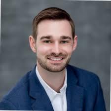 Friendly faces and good internet: This $2bn gatekeeper really doesn't ask  for much!