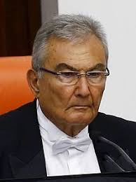 Chp eski genel başkan deniz baykal'ın kızı olan aslı baykal 1965 yılında doğdu. Deniz Baykal Vikipedi
