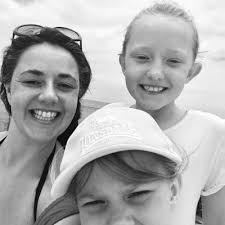 Denise Lennon's Instagram, Twitter & Facebook