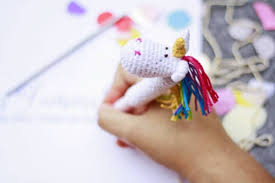 Solltest du beim häkeln irgendwann auf ein problem stoßen, das sich nicht mithilfe deiner anleitung lösen lässt, dann findest du bei crazypatterns viele freundliche user, die dir gerne weiterhelfen. Einhorn Hakeln Handmade Kultur