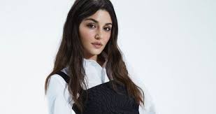 Hande erçel ve hazal kaya'nın ortak noktaları annelerinin kansere yakalanmasıydı… erçel'in annesi aylin erçel önceki hafta hayata gözlerini yumarak son yolculuğuna uğurlanmıştı. Hande Ercel S Pose With Her Cute Dog Was Admired Support From Hazal Kaya To Her Spiritual Brother Ayca Aysin Turan S Before And After Makeup