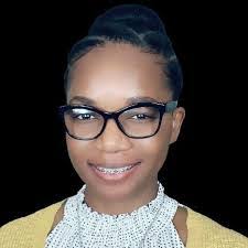 Kaye Brown's Instagram, Twitter & Facebook